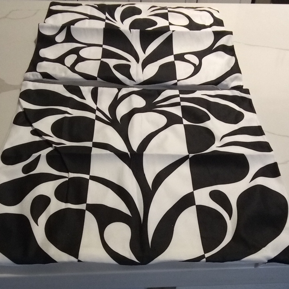 Black‎ and White Patterned Fabric
